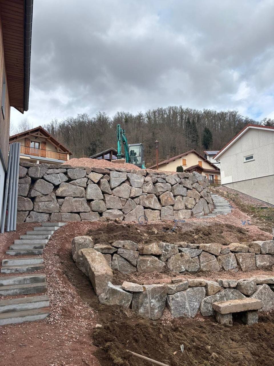 Mur en pierres naturelles